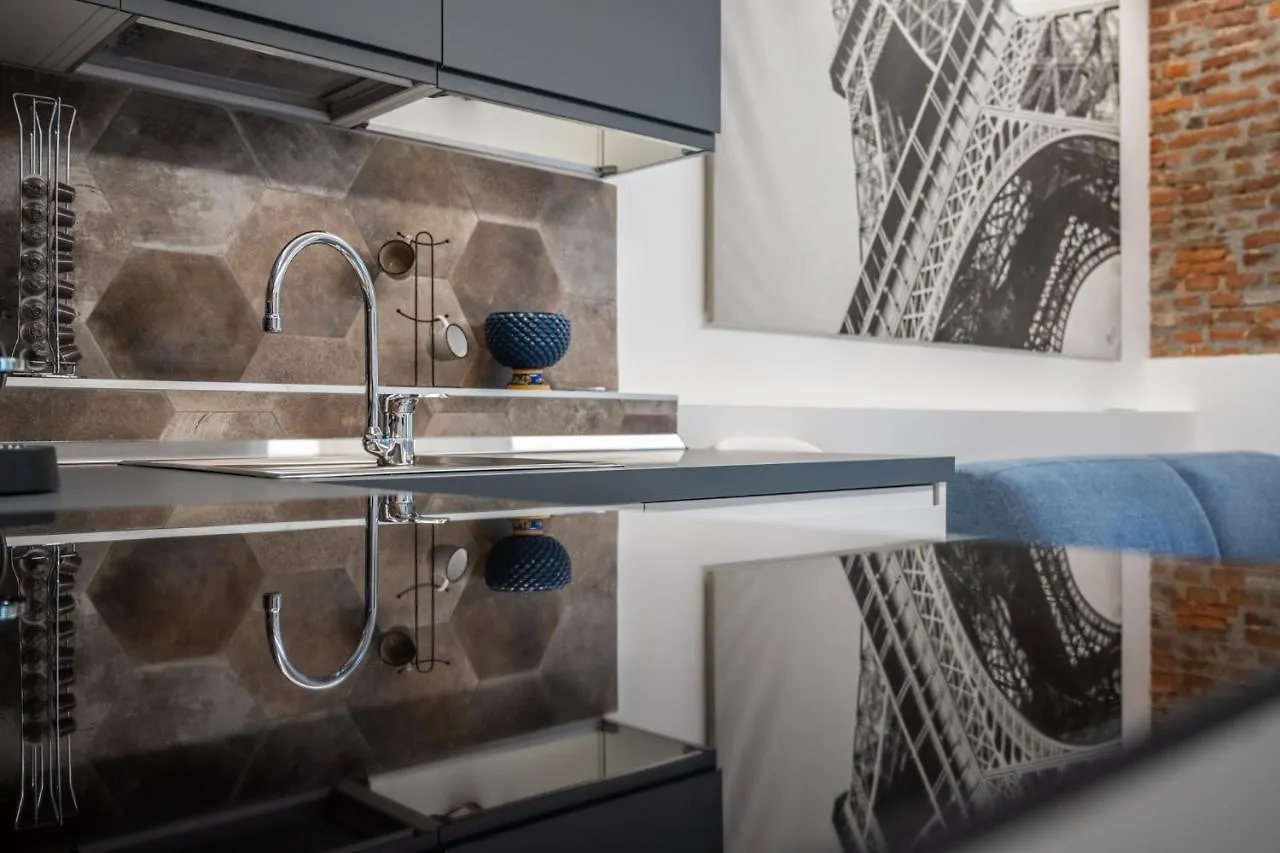 Unique Suite In Milan Center 0*,  Włochy